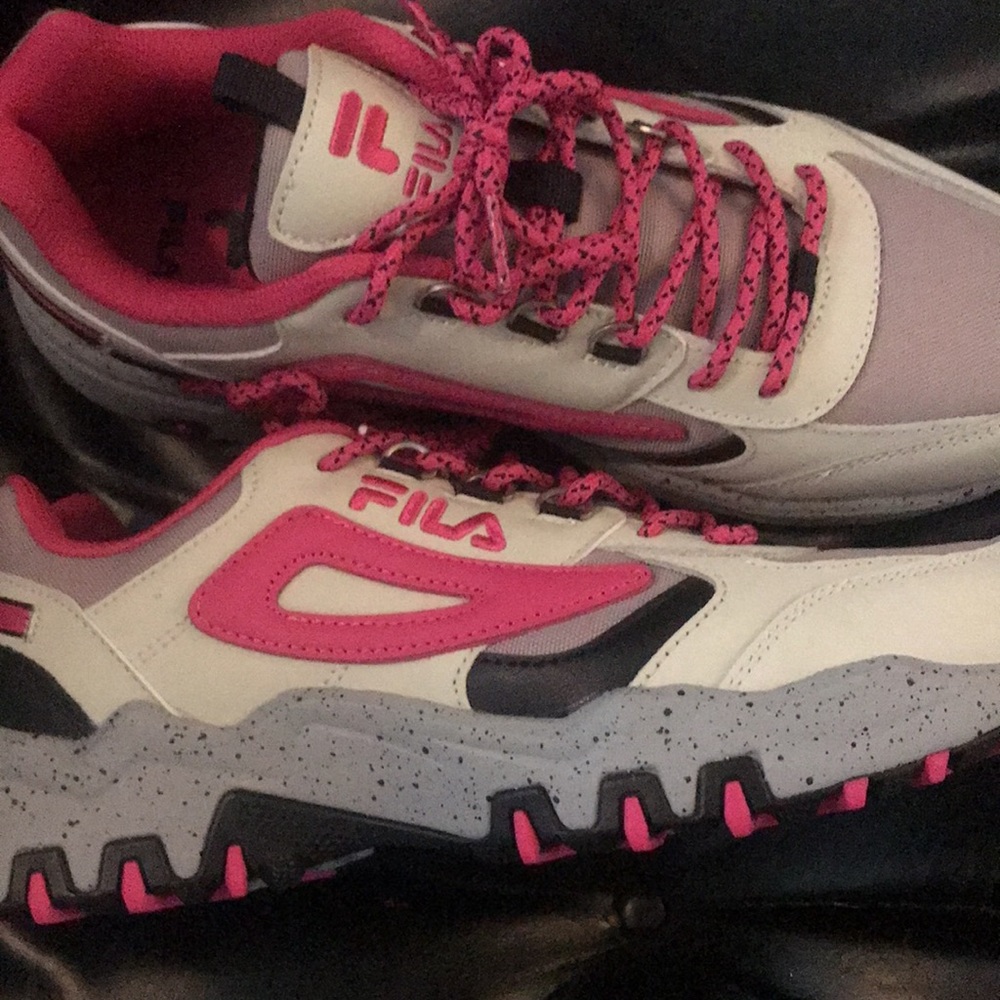 Fila Tennis Shoes View 2